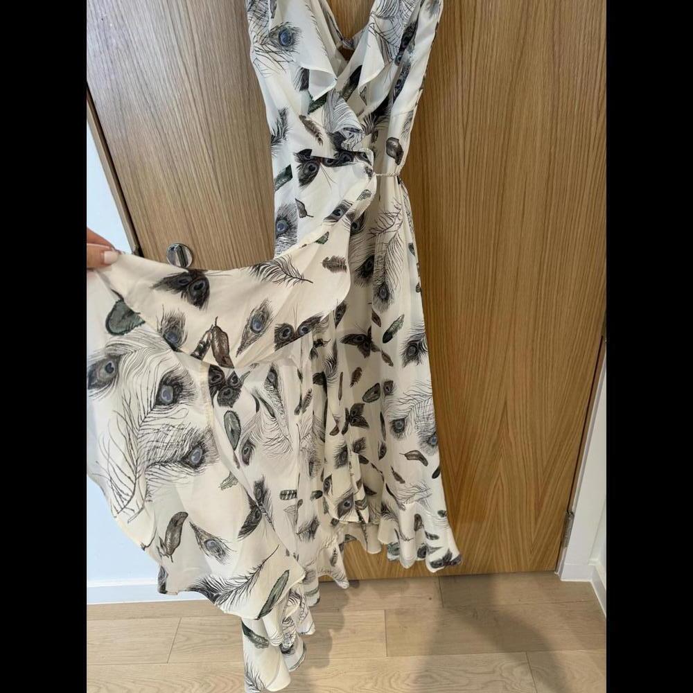 ONE SIX ONE – Ruffle Trim Feather Printed Wrap Dress - Size Extra Small - Picture 3 of 5